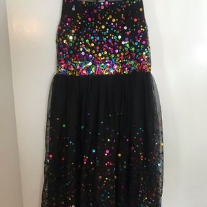 Beautiful girls dress great for New Year’s Eve
